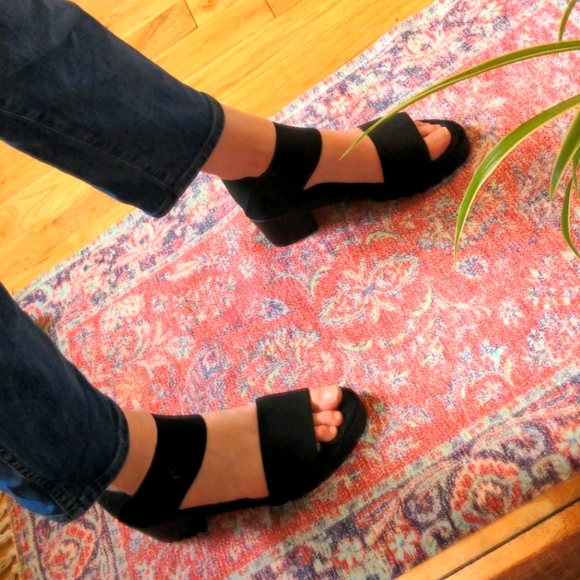 Handmade Elastic Rubber Sandals, US 8 - Picture 2 of 6